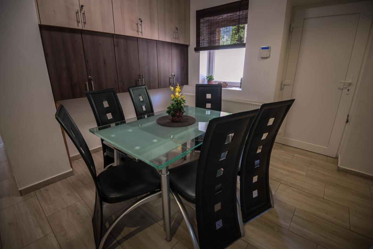 Mokka Apartman Szeged Exterior foto