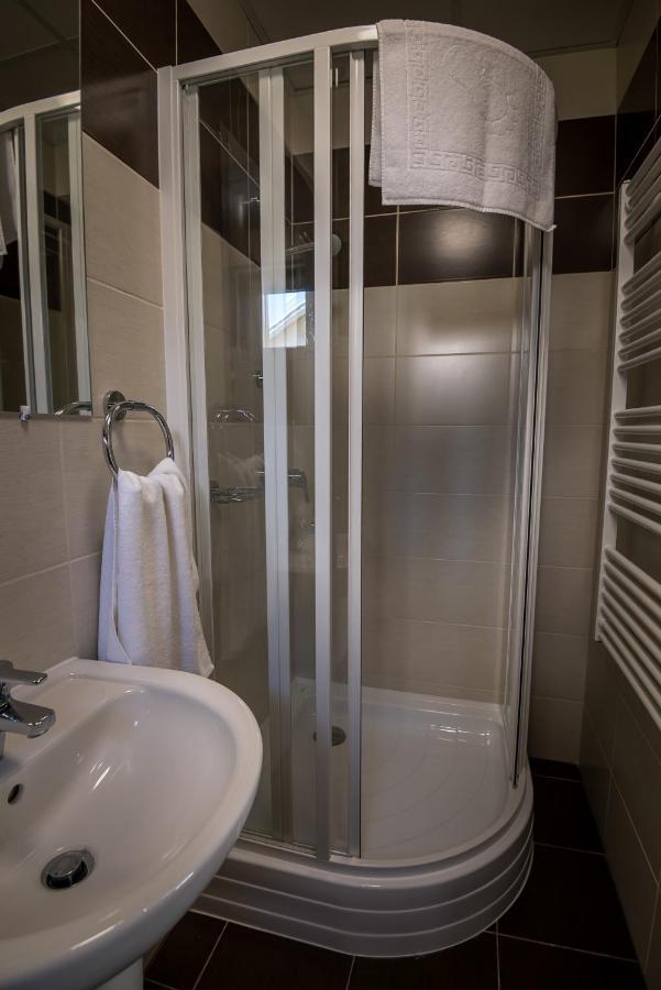 Mokka Apartman Szeged Exterior foto