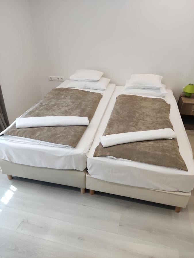 Mokka Apartman Szeged Exterior foto